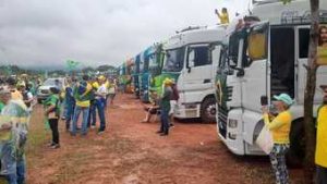 Read more about the article Manifestantes querem marcar feriado com ato em frente ao QG do Exército, em Brasília