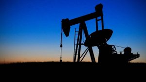 Read more about the article Petróleo fecha em alta com risco geopolítico