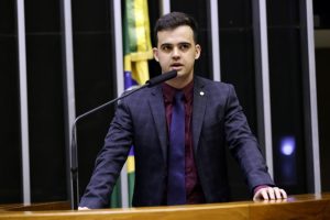 Read more about the article ‘Moraes sequer se debruçou no relatório para emitir opinião’, diz deputado