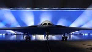 Read more about the article EUA apresentam bombardeiro ‘invisível’ B-21 de R$ 3,6 bi que pode transportar armas nucleares