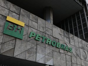 Read more about the article Petrobras (PETR4): Bradesco BBI reduz preço-alvo em mais que a metade e rebaixa recomendação