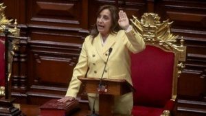 Read more about the article Presidente do Peru descarta renúncia e exige que Congresso antecipe eleições