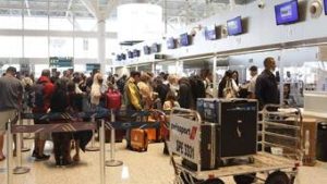 Read more about the article Paralisação de pilotos e comissários provoca atrasos e cancelamentos em aeroportos em SP, RJ e DF