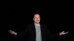 Read more about the article Elon Musk ordena retirada do Twitter de ferramenta de prevenção ao suicídio, dizem fontes