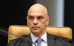 Read more about the article Advogado criminalista denuncia Alexandre de Moraes por dificultar acesso a processos