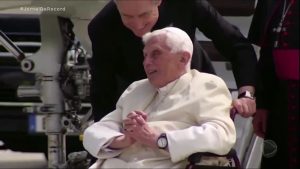 Read more about the article Papa emérito Bento 16 morre aos 95 anos no Vaticano
