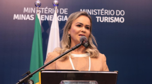 Read more about the article Irmã de ministra do Turismo ganhou carro em troca de contrato