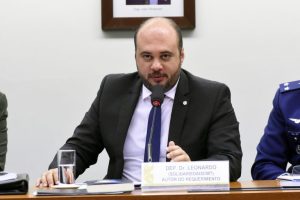 Read more about the article Câmara quer isentar deputados de Imposto de Renda