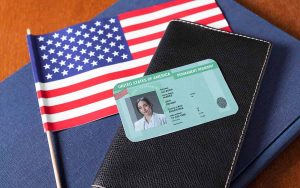 Read more about the article Governo Americano propõe mudanças nas Taxas para solicitar Vistos que ofereçam Green Card
