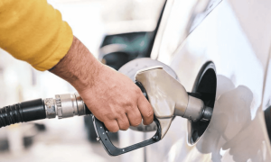 Read more about the article Valor da gasolina volta a subir mesmo com o corte nos impostos. Por quê?