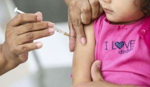 Read more about the article Vacinação infantil suspensa em capitais do Brasil por falta de dose