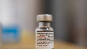 Read more about the article Como funciona a vacina bivalente contra a Covid da Pfizer, que será usada no SUS a partir de fevereiro