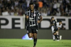 Read more about the article Cinco dias após ser anunciado, Jô rescinde contrato com Al-Jabalain