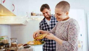 Read more about the article Alimentação equilibrada pode mitigar o desenvolvimento de cânceres de estômago e intestino
