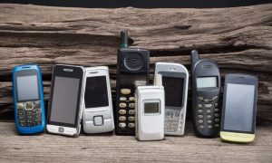 Read more about the article Nostalgia: saiba quais são as utilidades dos celulares antigos que ainda fazem falta