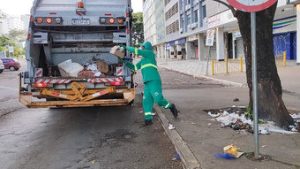 Read more about the article DF recolhe mais de 6 toneladas de lixo no segundo dia de carnaval