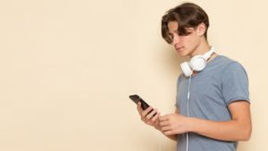 Read more about the article Uso excessivo de redes sociais altera o desenvolvimento do cérebro de adolescentes