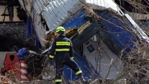 Read more about the article Trabalhos de resgate em trens que colidiram na Grécia são encerrados