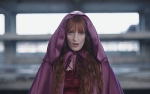 Read more about the article Uau! Florence + The Machine faz versão épica para “Just a Girl”, clássico do No Doubt