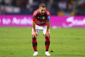 Read more about the article Vítor Pereira toma decisão sobre Everton Ribeiro e choca torcida do Flamengo