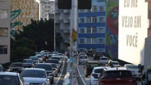 Read more about the article Exposição prolongada ao barulho de trânsito aumenta risco de hipertensão, revela estudo