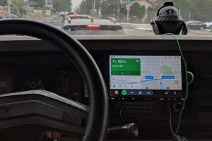 Read more about the article GM vai deixar de incluir Apple CarPlay e Android Auto em carros elétricos