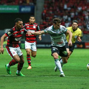 Read more about the article Coritiba encara um Flamengo em crise na estreia; escalações e transmissão