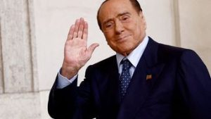Read more about the article Silvio Berlusconi deixa a UTI, mas segue internado na Itália