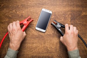Read more about the article 6 erros que você comete que DETONAM a bateria do celular; pare agora!
