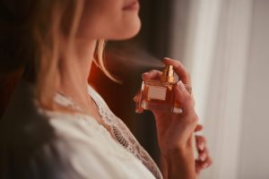 Read more about the article De florais à baunilha: 4 perfumes nacionais que viraram ‘febre’ entre as mulheres