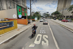 Read more about the article Acidente entre moto e caminhão deixa uma pessoa ferida na Avenida Professor Francisco Morato
