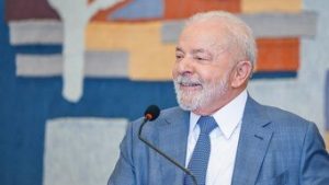 Read more about the article Lula quer poupar salário mínimo e Bolsa Família de sanções em nova regra fiscal