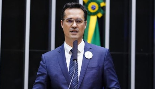 You are currently viewing Manifesto em favor do mandato de Dallagnol tem apoio de mais de 100 deputados