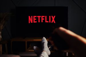 Read more about the article Netflix: não perca tempo e veja como ‘driblar’ o plano com anúncios