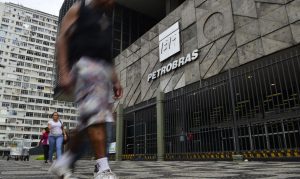 Read more about the article Dividendos e JCP: Petrobras (PETR3)(PETR4) passa a negociar ações ex-direitos a R$ 25 bilhões
