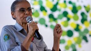 Read more about the article Marina Silva é avaliada em hospital de SP após sentir dores na coluna