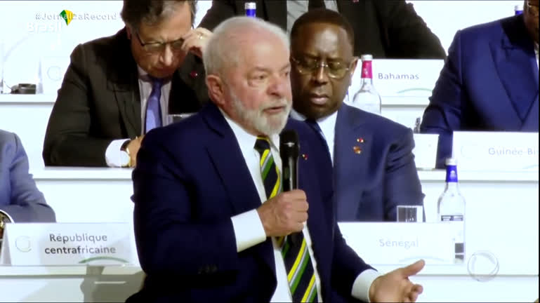 You are currently viewing Na França, Lula chama de ameaças as exigências da União Europeia para acordo com Mercosul