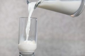 Read more about the article Importação de leite cresce mais de 40% em maio e preocupa produtores
