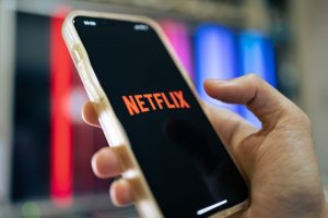 Read more about the article Netflix começa a encerrar plano básico sem anúncios