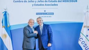 Read more about the article Lula diz que ameaça da UE ao Mercosul é ‘inaceitável’; presidente argentino quer acordo ‘equilibrado’