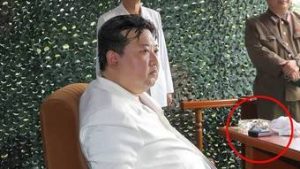 Read more about the article Líder norte-coreano é fotografado com smartphone dobrável durante lançamento de míssil