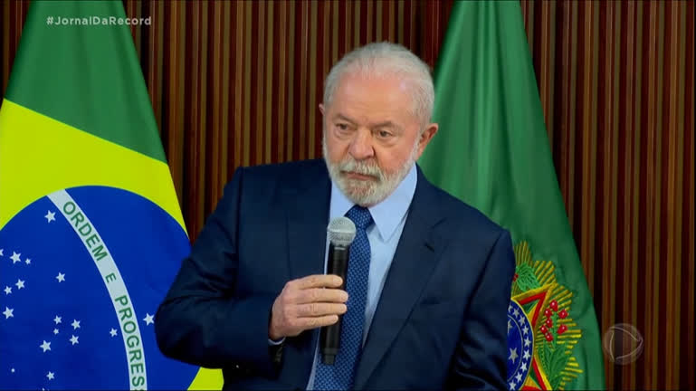 You are currently viewing Lula estuda trocas nos ministérios para garantir uma base de apoio maior no Congresso