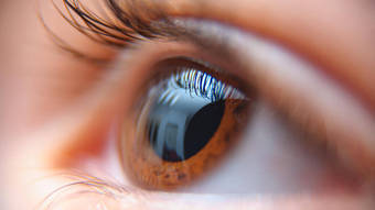 You are currently viewing Paciente com ceratocone coça os olhos e perde a visão; entenda o problema ocular 