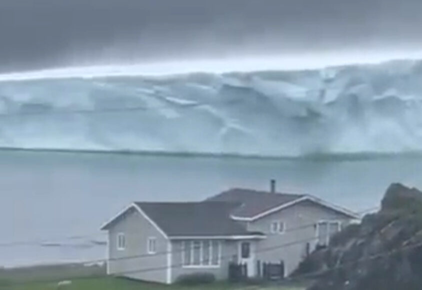 You are currently viewing Iceberg assusta ao se aproximar de Província do Canadá