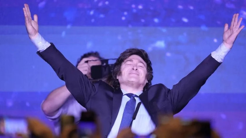 You are currently viewing Quem é Javier Milei, que surpreendeu nas eleições primárias da Argentina