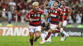 You are currently viewing Sampaoli ganha sobrevida com o Flamengo na final da Copa do Brasil. Vitória contra o Grêmio trouxe paz à Gavea