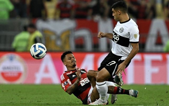 You are currently viewing Allan é cotado para voltar ao time titular do Flamengo contra o Coritiba