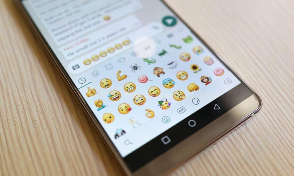 You are currently viewing Surpreenda-se! Significados inesperados de 5 emojis populares no WhatsApp