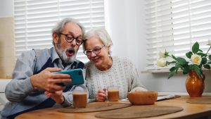 Read more about the article Estudo aponta que jogos digitais podem reverter a perda de memória em idosos; veja