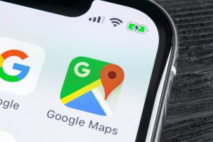 Read more about the article No trânsito: Google Maps e Waze sugerem os melhores caminhos